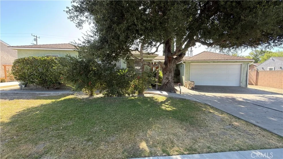 Unit for sale at 5834 Coldbrook, Lakewood, CA 90713