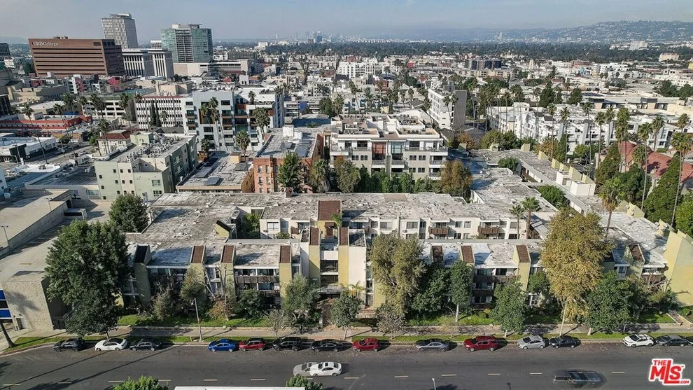 Unit for sale at 525 S Ardmore Avenue, Los Angeles, CA 90020