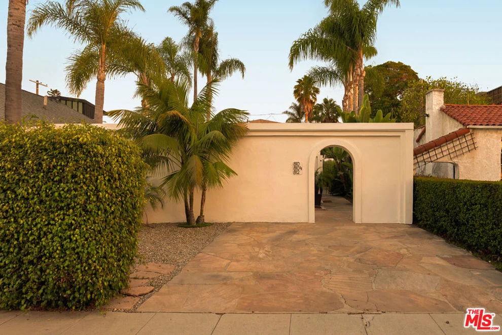 Unit for sale at 810 Indiana Avenue, Venice, CA 90291