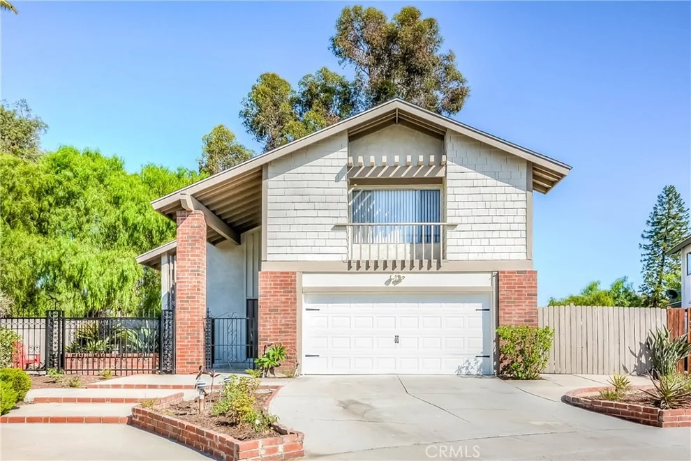 Unit for sale at 2906 Redwood Circle, Fullerton, CA 92835