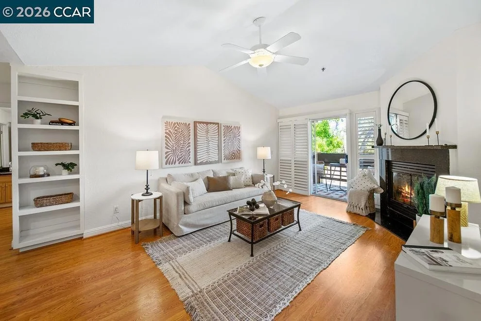 Unit for sale at 2530 Oak Rd, Walnut Creek, CA 94597