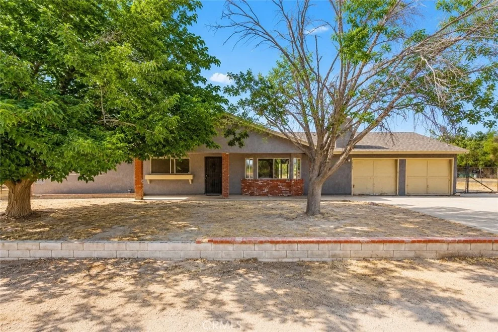 Unit for sale at 10157 E Avenue R8, Littlerock, CA 93543
