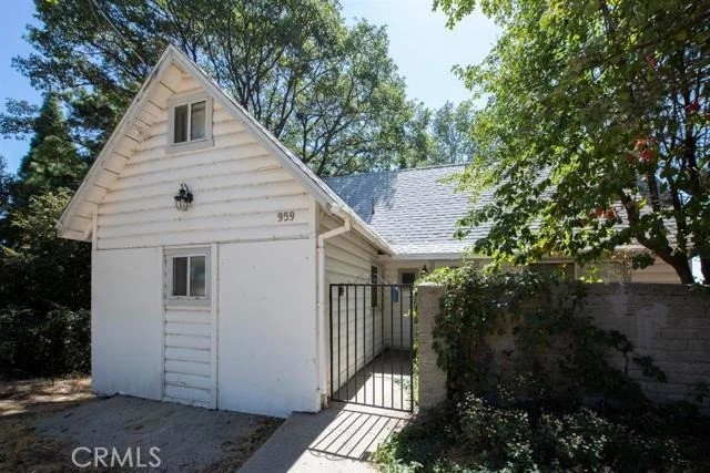 Unit for sale at 959 Hillcrest Drive, Crestline, CA 92325