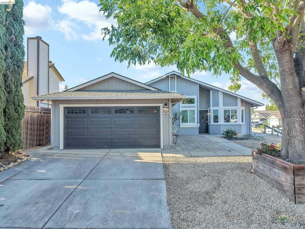 Unit for sale at 200 Spindrift Ct, Oakley, CA 94561