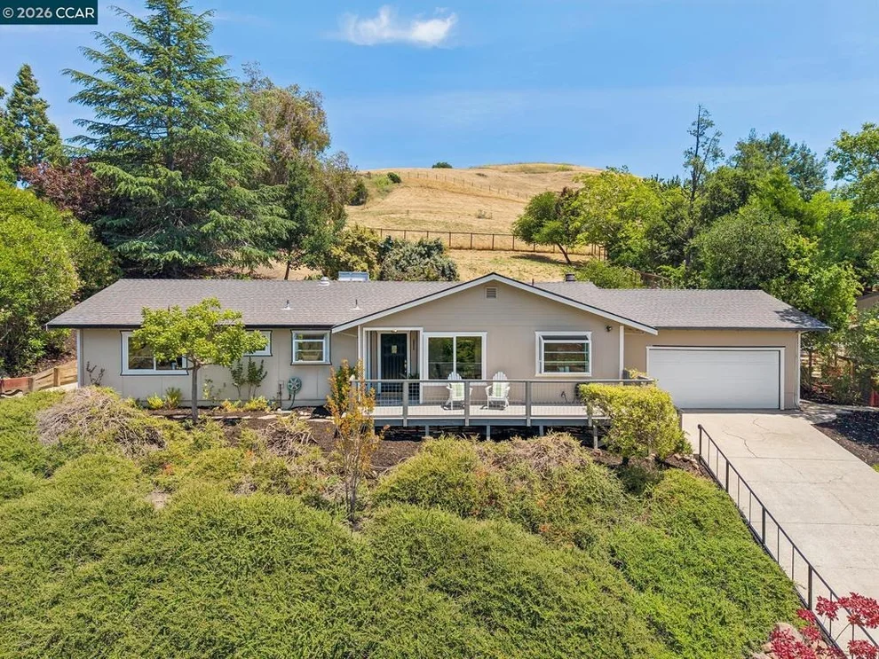 Unit for sale at 8 Ketelsen Ct, Moraga, CA 94556