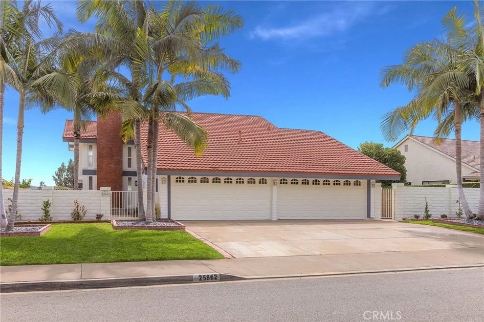 Unit for sale at 25862 Calle Ricardo, San Juan Capistrano, CA 92675