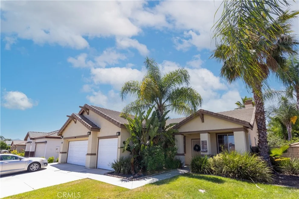 Unit for sale at 26329 Troy, Menifee, CA 92585