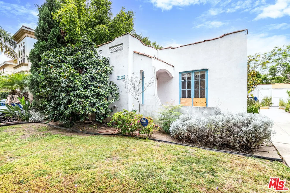 Unit for sale at 2125 Selby Avenue, Los Angeles, CA 90025