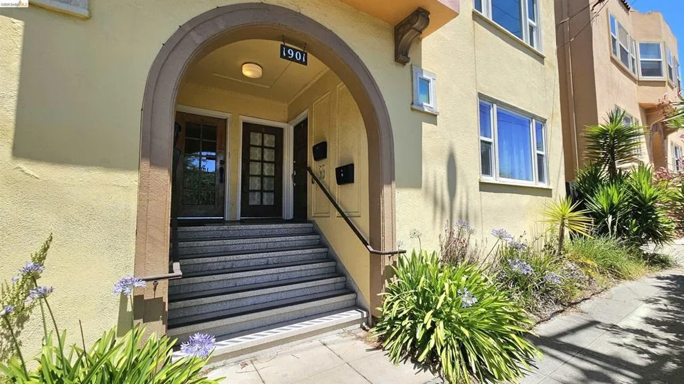 Unit for sale at 1901 Parker St, Berkeley, CA 94704