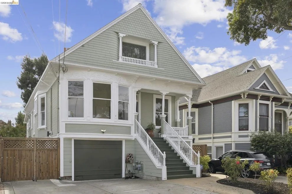 Unit for sale at 2138 Pacific Ave, Alameda, CA 94501