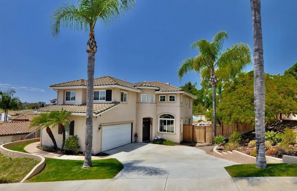 Unit for sale at 1015 Via Reata, Vista, CA 92081