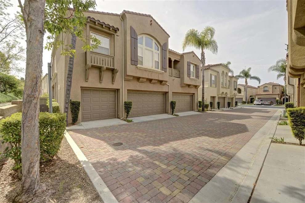 Unit for sale at 11532 Miro, San Diego, CA 92131