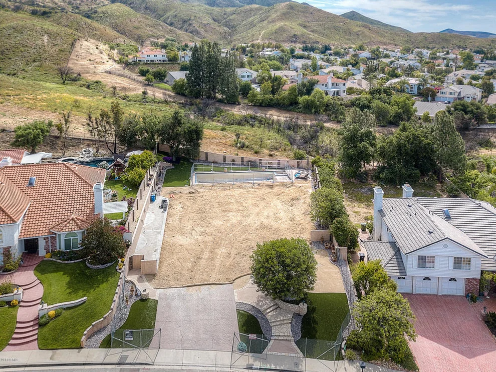 Unit for sale at 1348 King James Court, Oak Park, CA 91377