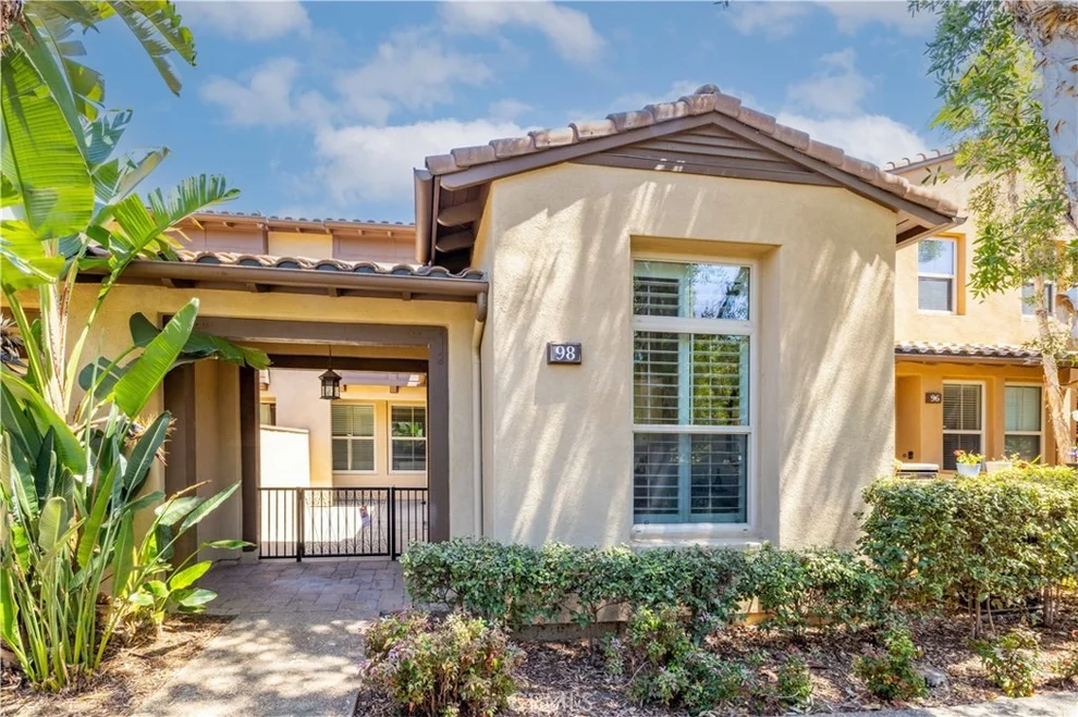 Unit for sale at 98 Sarabande, Irvine, CA 92620