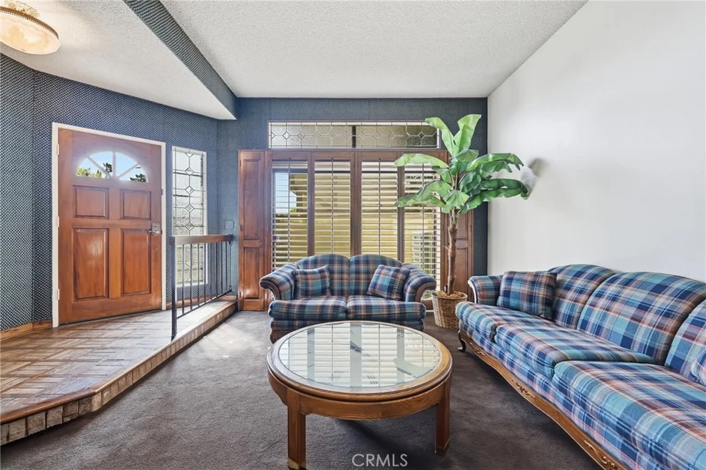 Unit for sale at 7100 Balboa Boulevard, Lake Balboa, CA 91406
