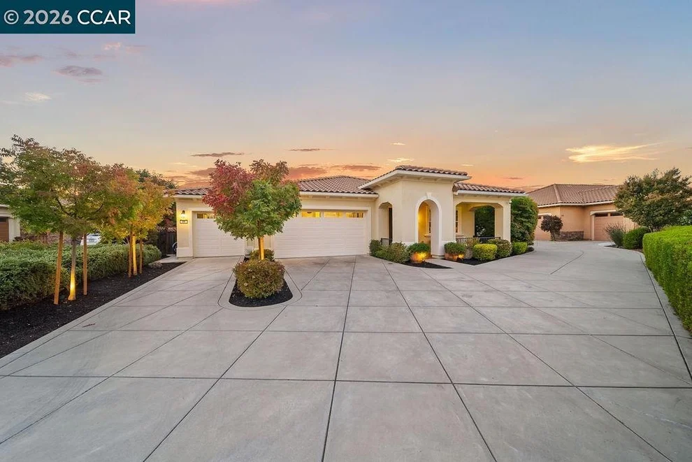 Unit for sale at 24 Promontory Place, Clayton, CA 94517