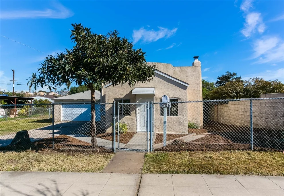 Unit for sale at 3726 Acacia St, San Diego, CA 92113