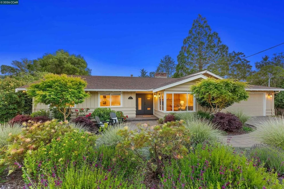 Unit for sale at 26 Carisbrook Dr, Orinda, CA 94563