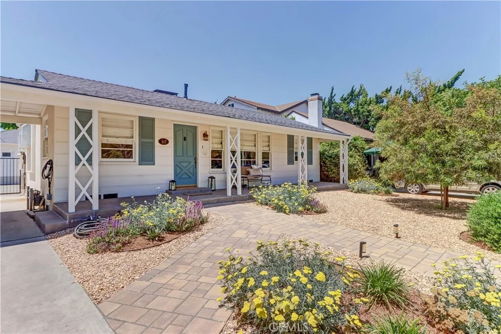 Unit for sale at 317 N Beachwood Avenue, Burbank, CA 91506