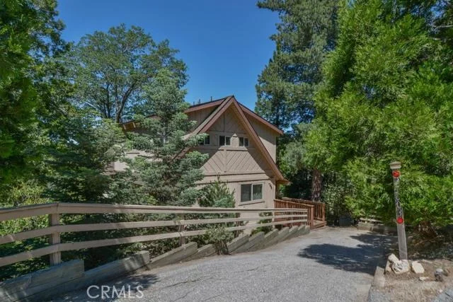 Unit for sale at 27603 St Bernard Lane, Lake Arrowhead, CA 92352