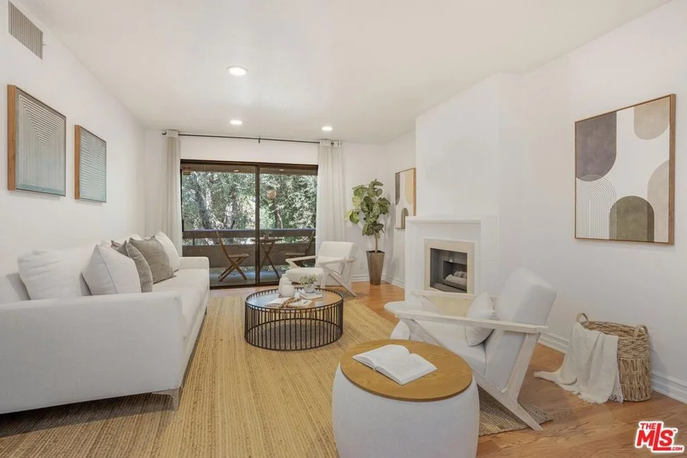Unit for sale at 15231 Magnolia Boulevard, Sherman Oaks, CA 91403