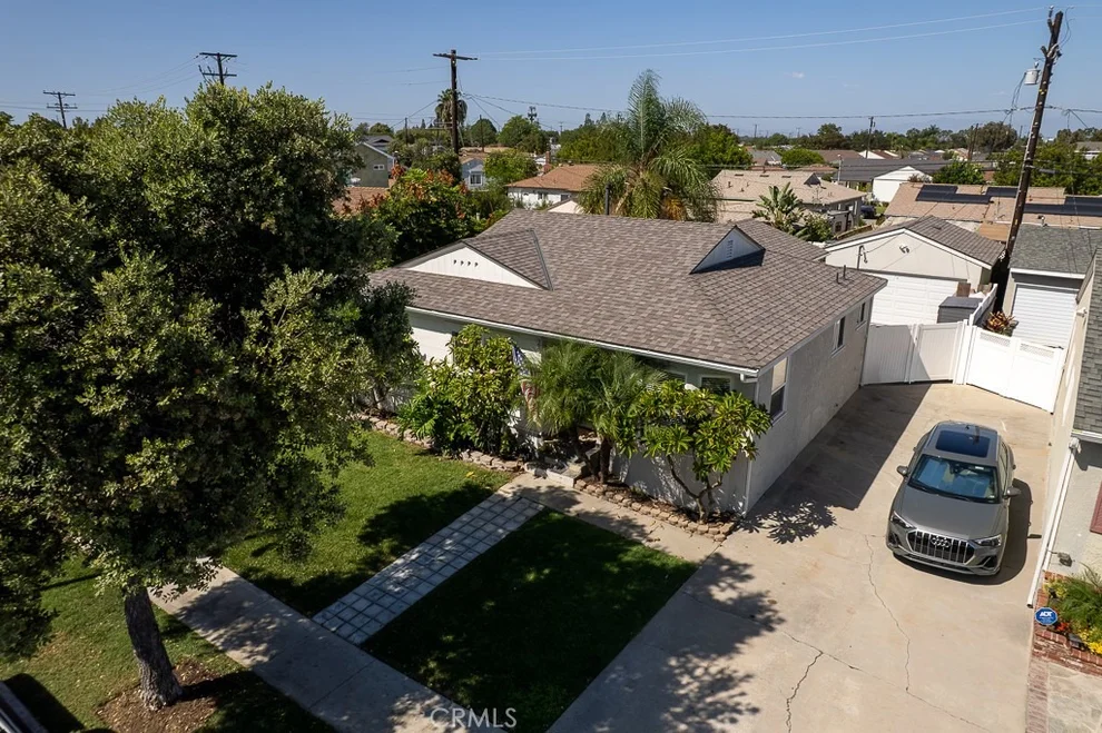 Unit for sale at 2513 Greentop, Lakewood, CA 90712