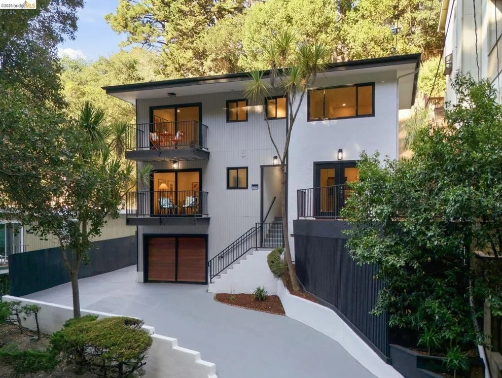 Unit for sale at 6334 Doran Dr, Oakland, CA 94611