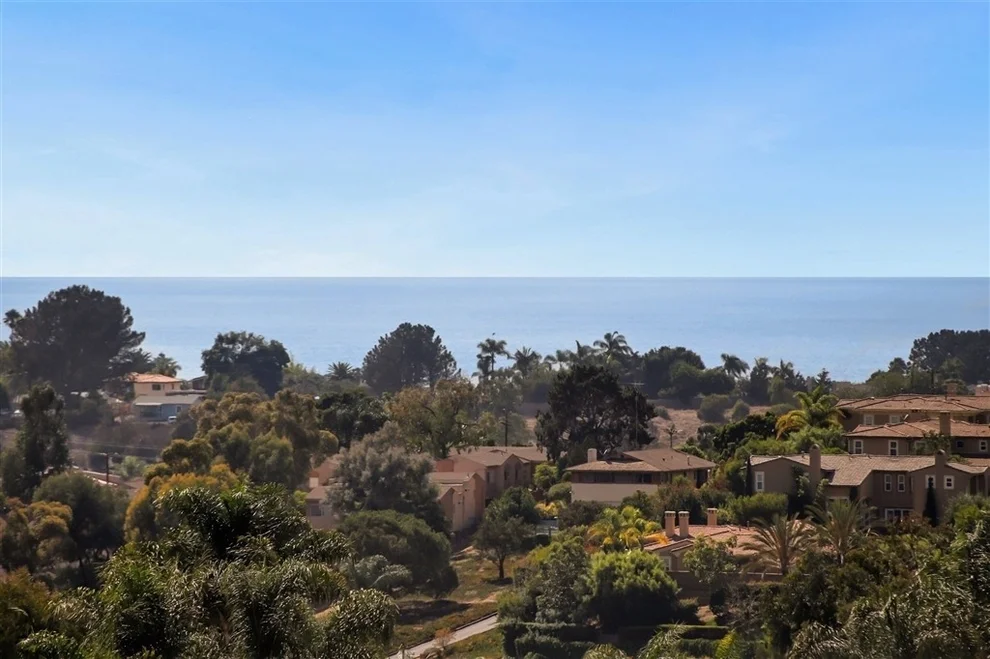 Unit for sale at 155 Rosebay Dr, Encinitas, CA 92024