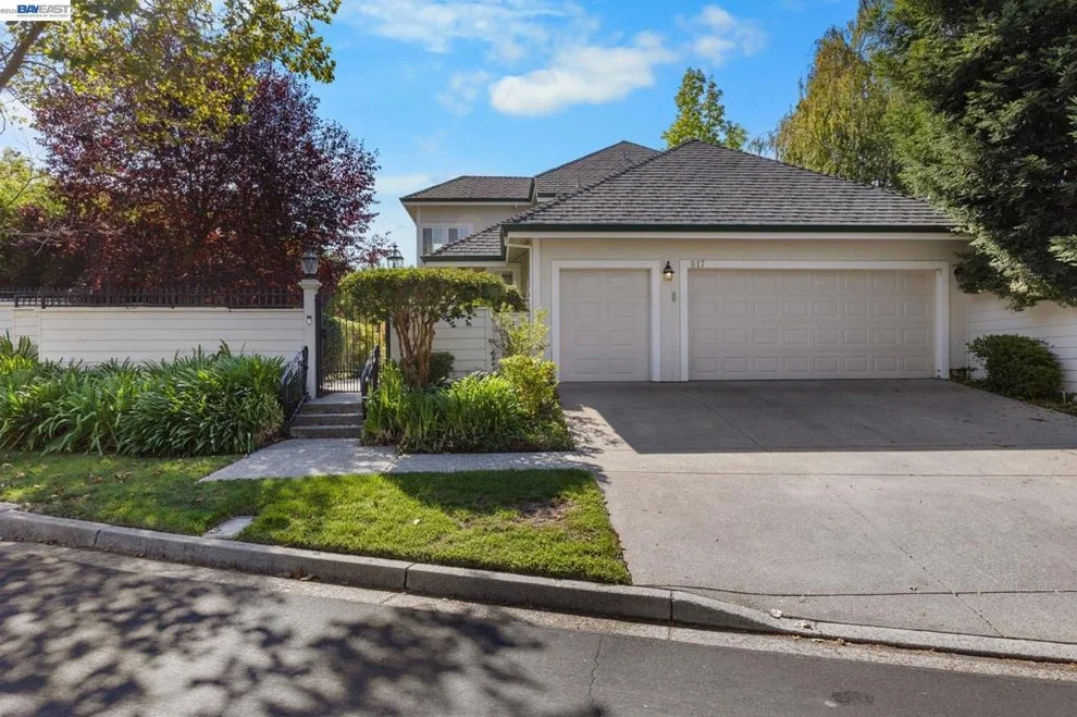 Unit for sale at 817 Redwood Dr, Danville, CA 94506