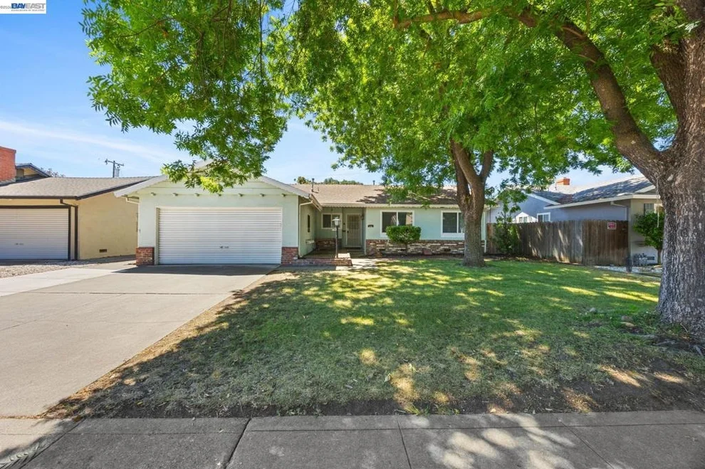 Unit for sale at 316 E CANTERBURY DR., Stockton, CA 95207