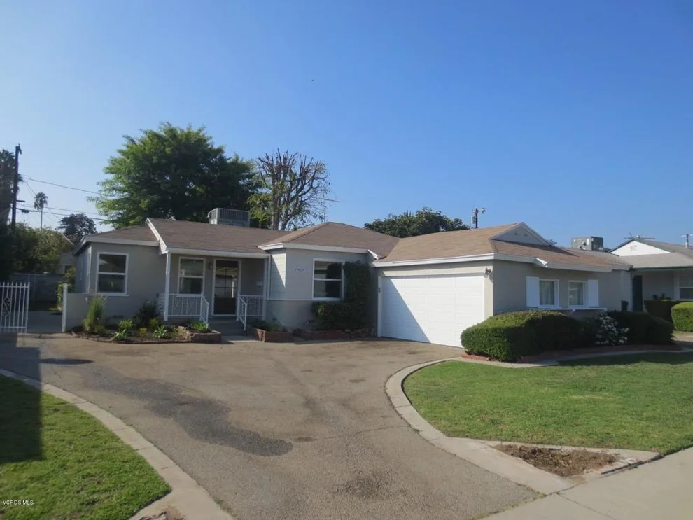 Unit for sale at 19128 Delano Street, Tarzana, CA 91335