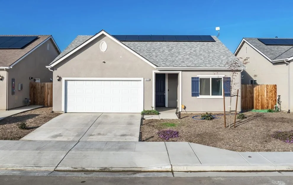 Unit for sale at 13722 Larkspur Way, Armona, CA 93202