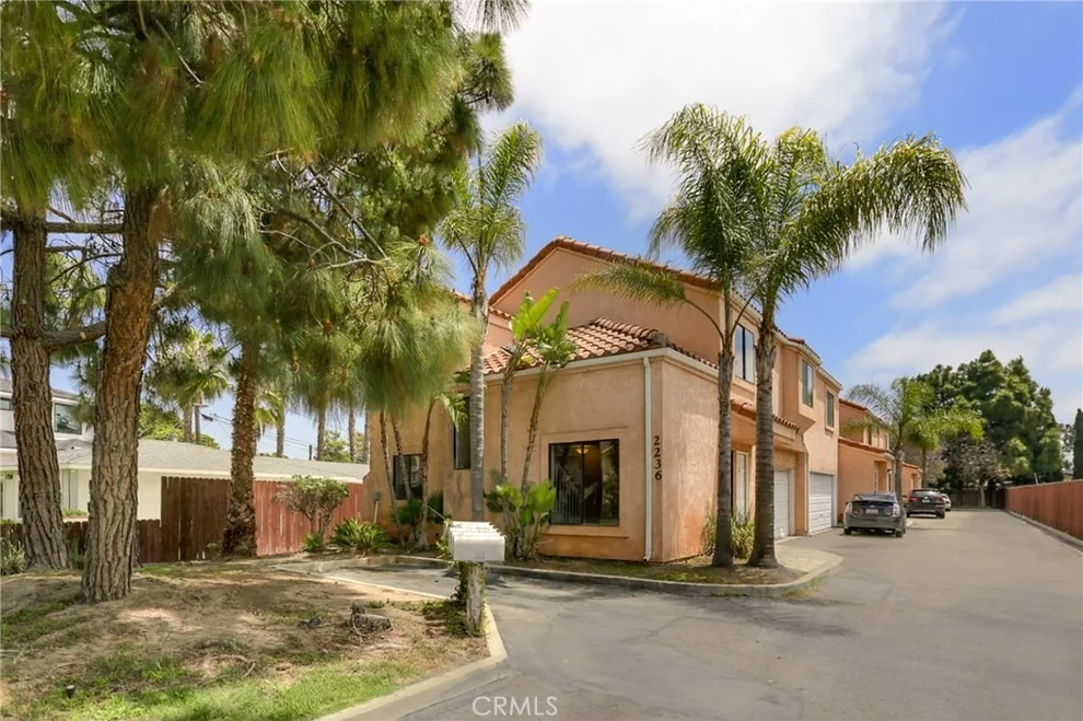 Unit for sale at 2236 Pacific Avenue, Costa Mesa, CA 92627