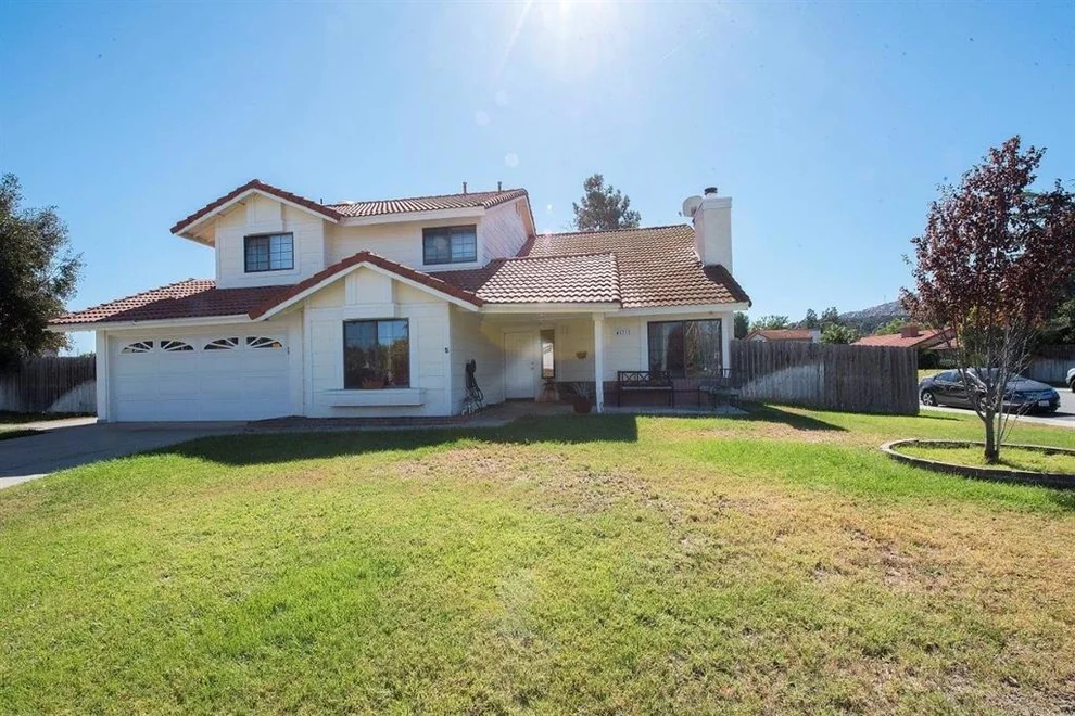 Unit for sale at 45735 Clubhouse Dr, Temecula, CA 92592