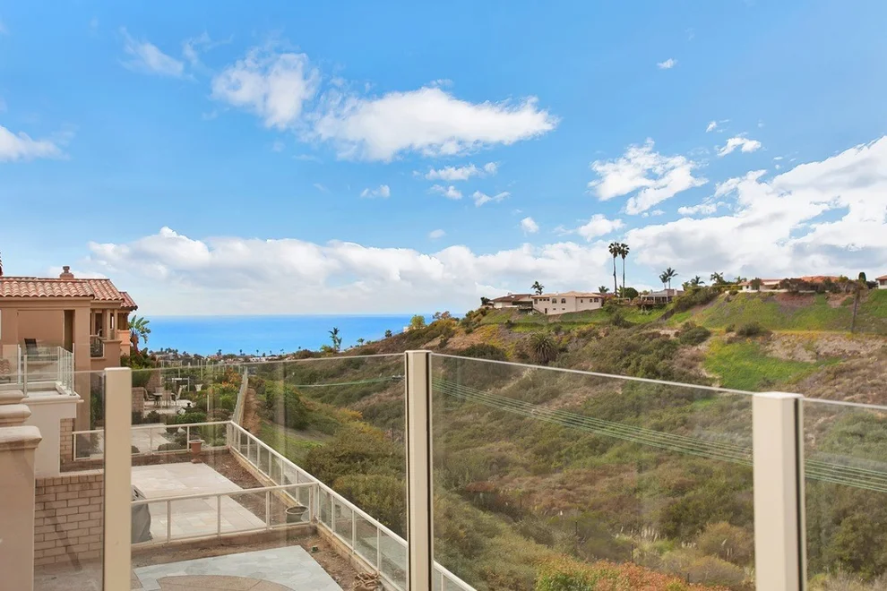 Unit for sale at 5494 Caminito Bayo, La Jolla, CA 92037