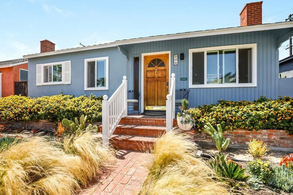 Unit for sale at 239 Ravenna Drive, Long Beach, CA 90803