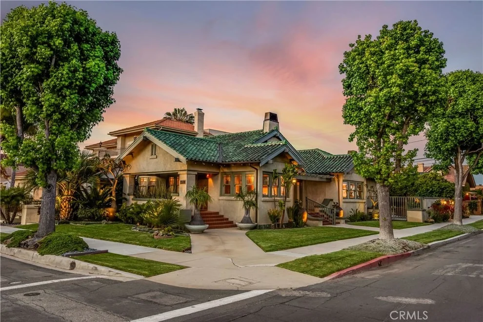 Unit for sale at 252 Roswell Avenue, Long Beach, CA 90803
