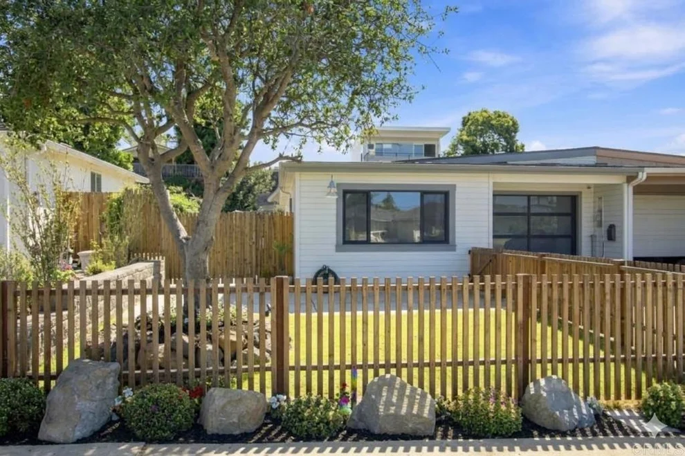 Unit for sale at 235 Coneflower Street, Encinitas, CA 92024