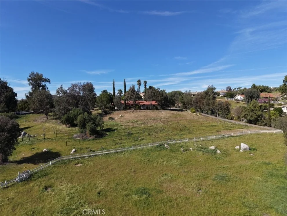 Unit for sale at 41280 De Portola, Temecula, CA 92592
