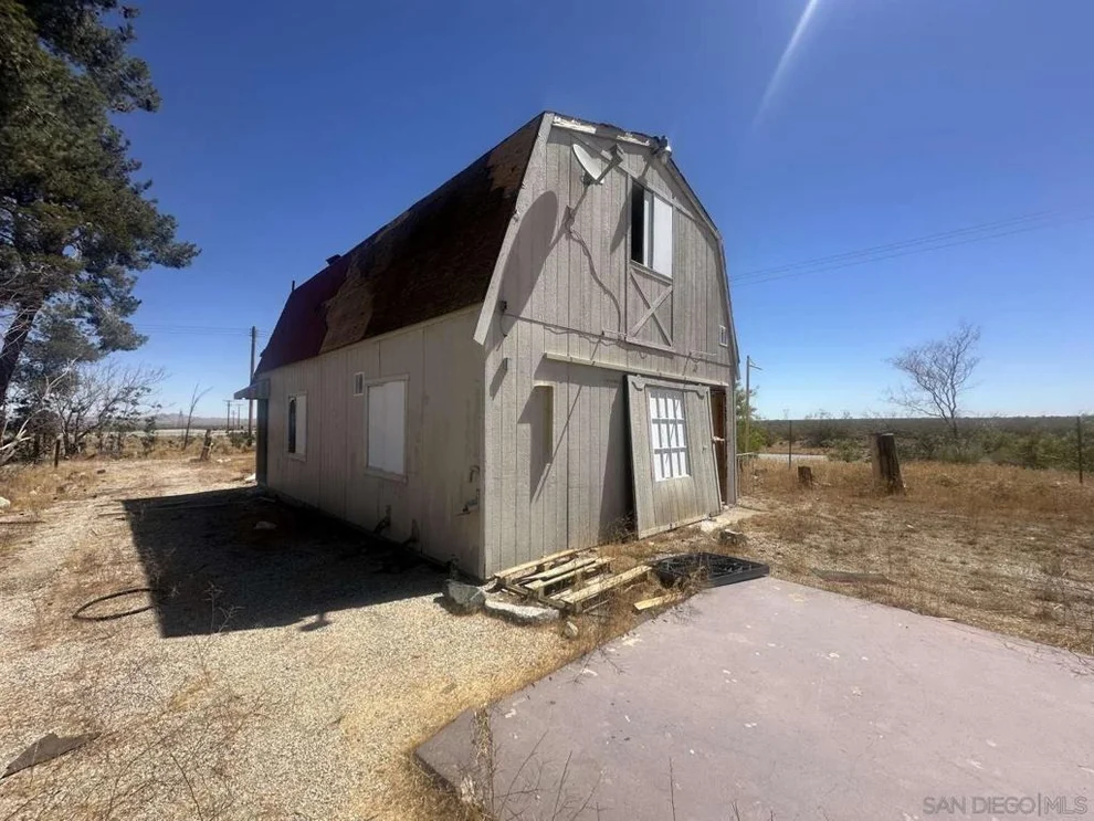 Unit for sale at 34047 175Th ST E, Llano, CA 93544