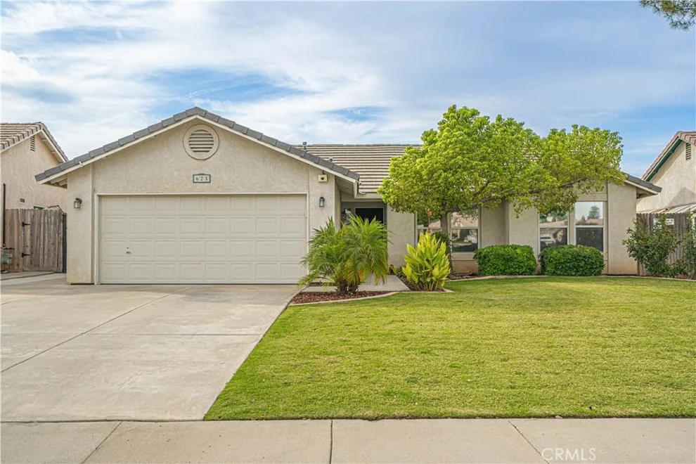 Unit for sale at 625 Meadow Grove Ct, Bakersfield, CA 93308
