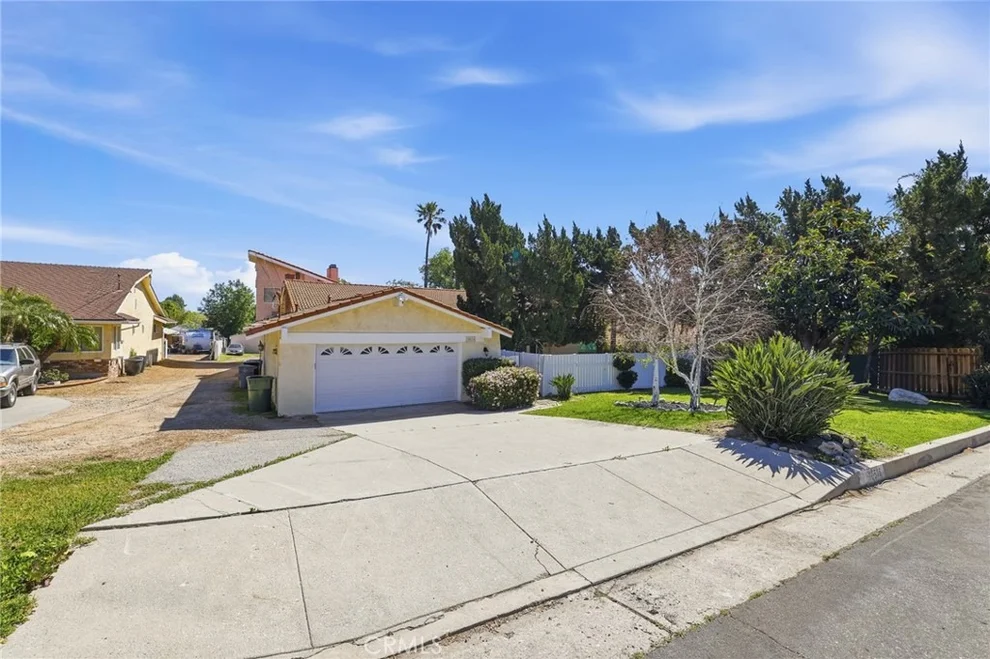 Unit for sale at 10516 Independence Avenue, Chatsworth, CA 91311