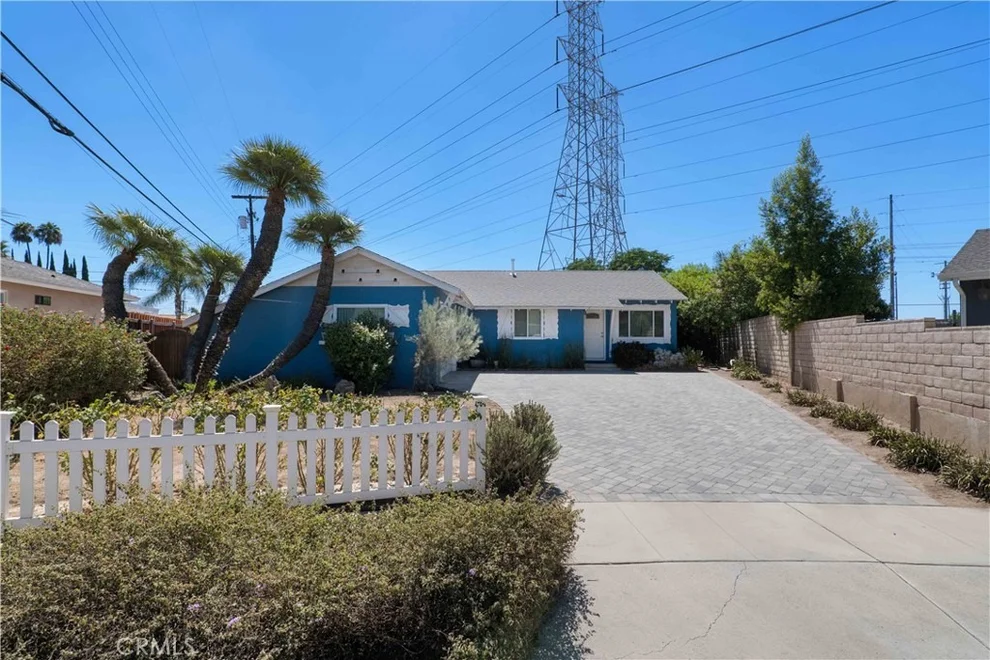 Unit for sale at 14766 Kingsbury Street, San Fernando, CA 91345