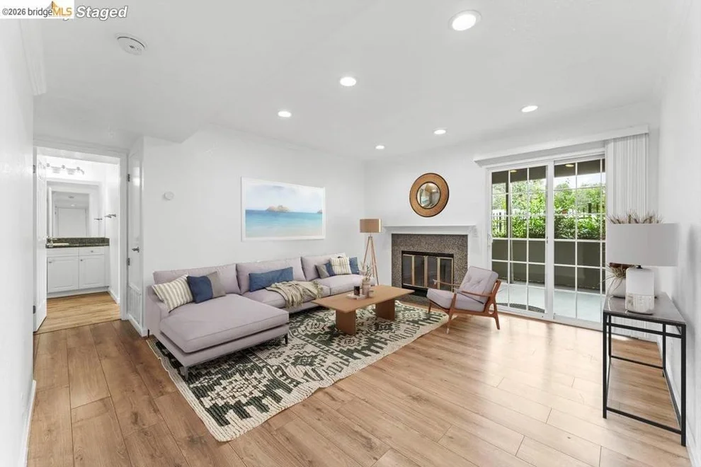 Unit for sale at 630 Canyon Oaks Dr, Oakland, CA 94605