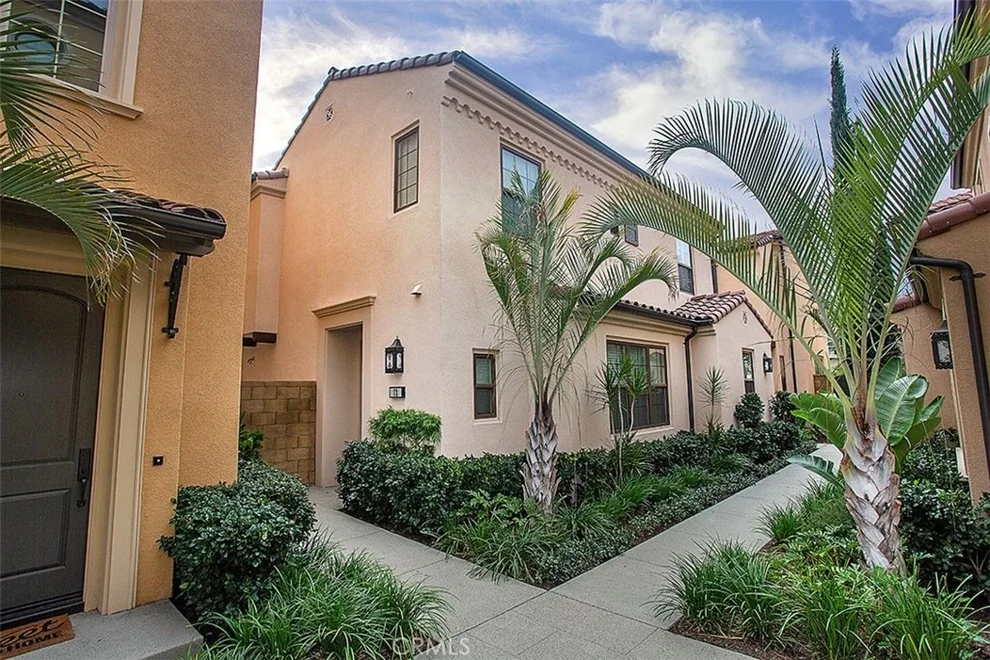 Unit for sale at 72 Painted Trellis, Irvine, CA 92620