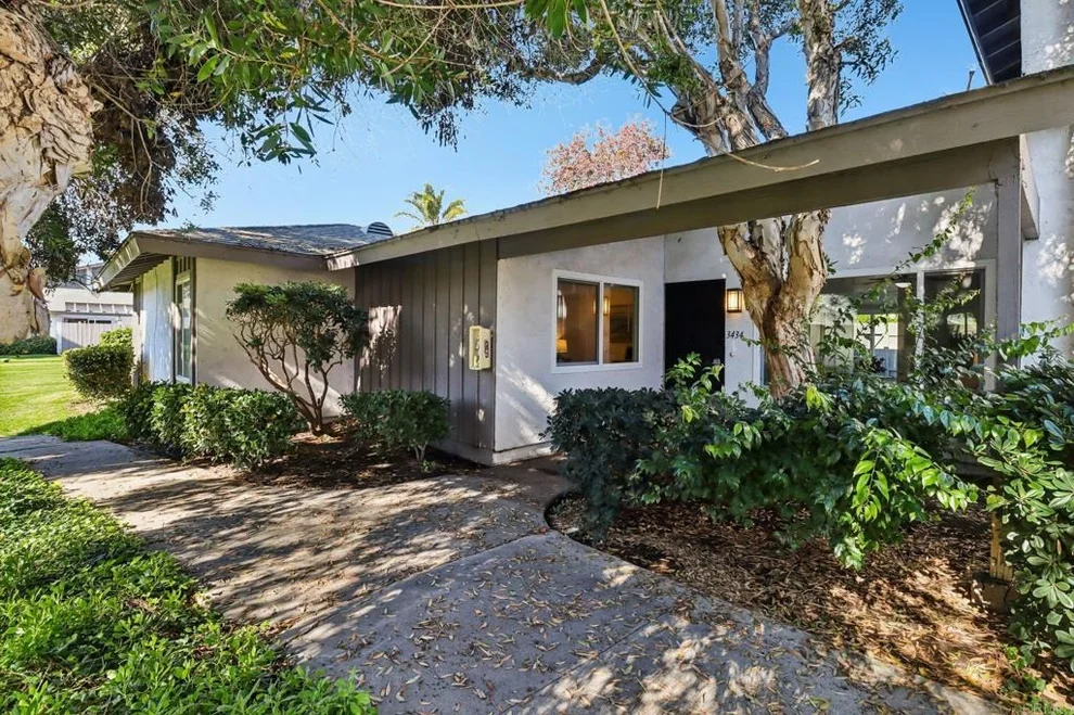 Unit for sale at 3434 Seabreeze Walk, Oceanside, CA 92056