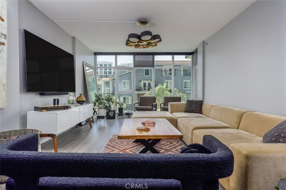 Unit for sale at 411 W Seaside Way, Long Beach, CA 90802