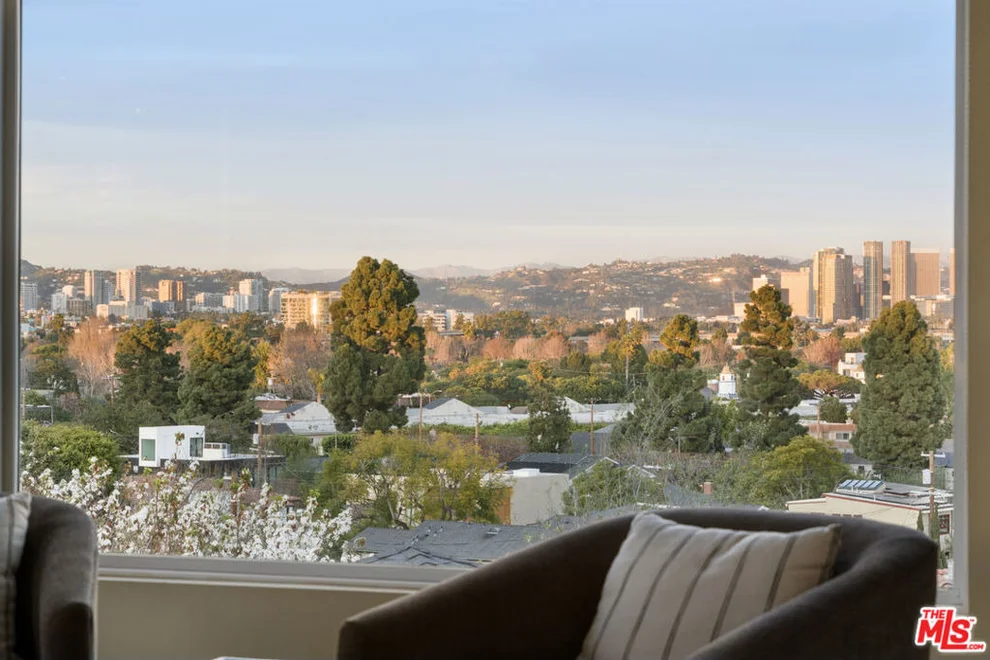 Unit for sale at 12118 Navy Street, Los Angeles, CA 90066