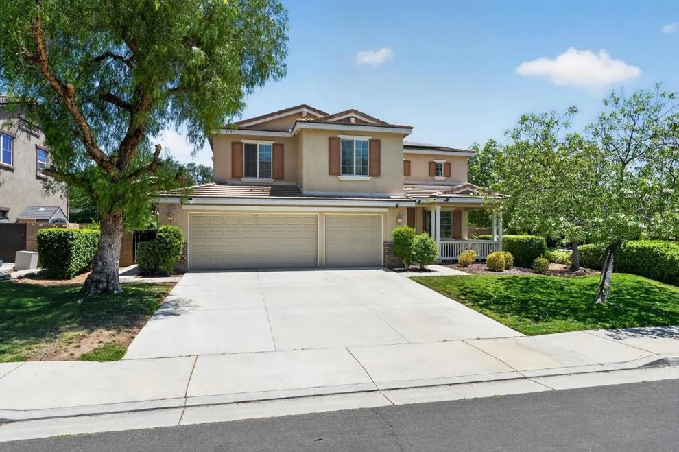 Unit for sale at 21516 Coral Rock Lane, Wildomar, CA 92595