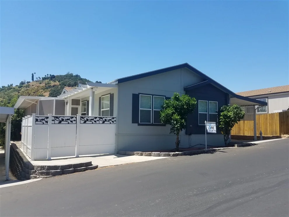 Unit for sale at 3909 Reche Rd, Fallbrook, CA 92028